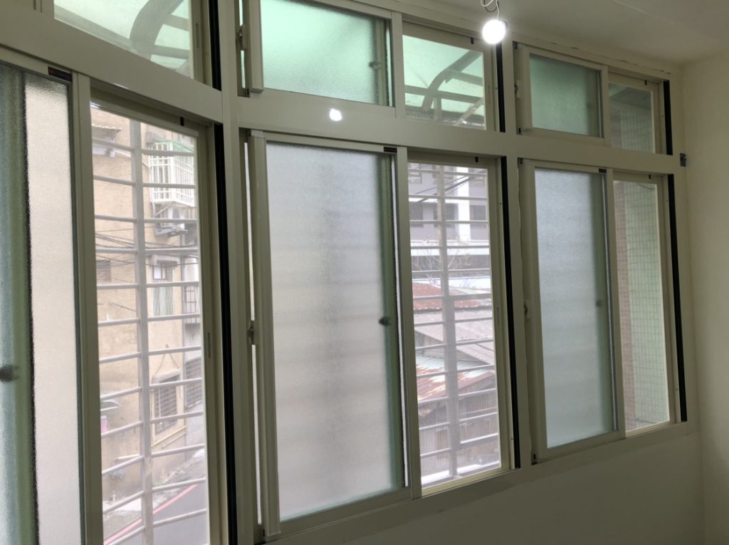 新店鋁門窗,新北市鋁門窗,景美鋁門窗,木柵鋁門窗,中和鋁門窗,永和鋁門窗,景美鋁門窗,安坑鋁門窗,華新鋁門窗安裝實績案例4